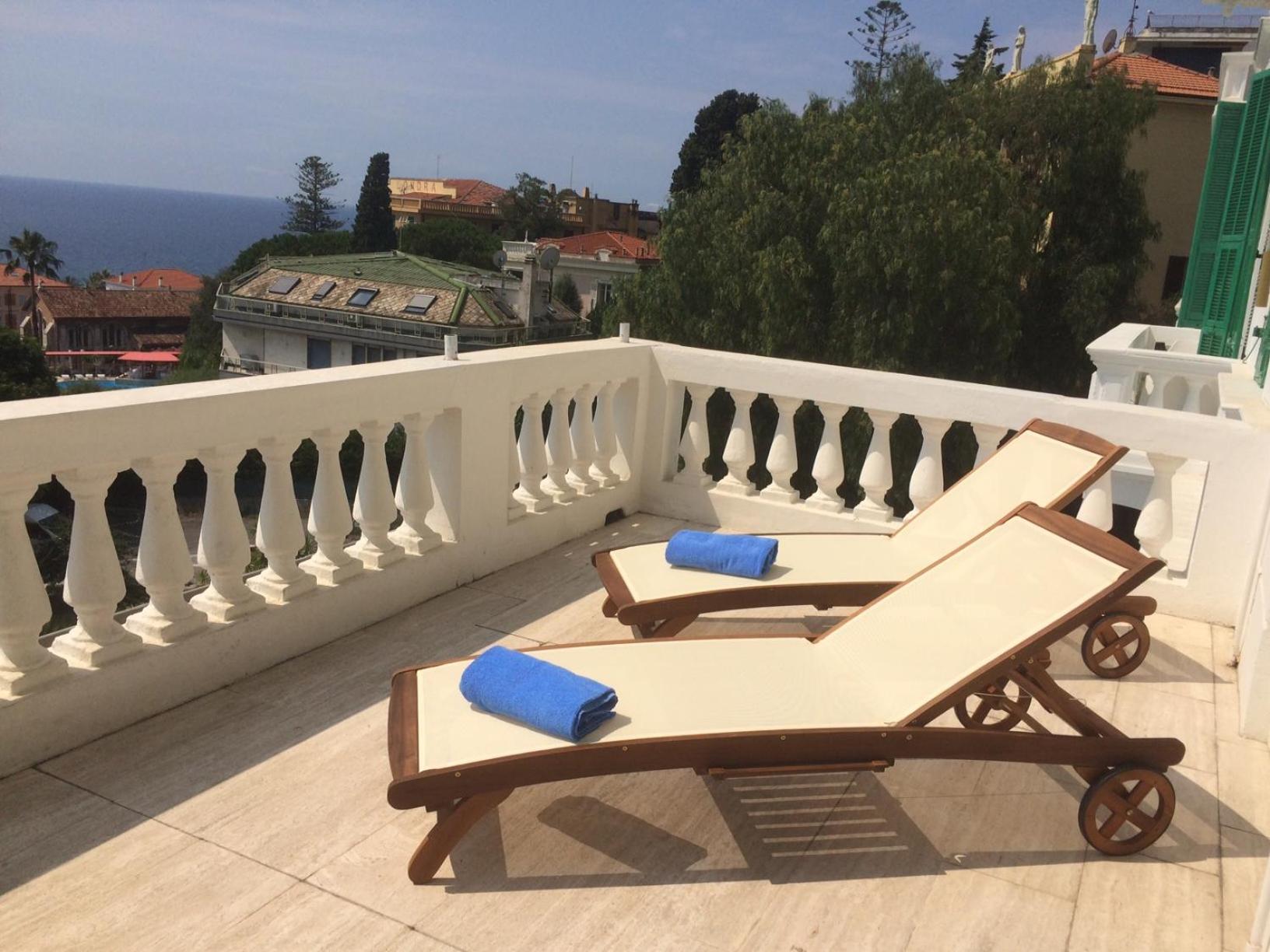 Suite avec Terrasse et Vue sur la Mer