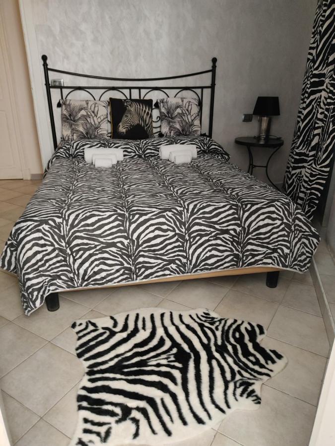 Small Double Room,1004909272:JPEG